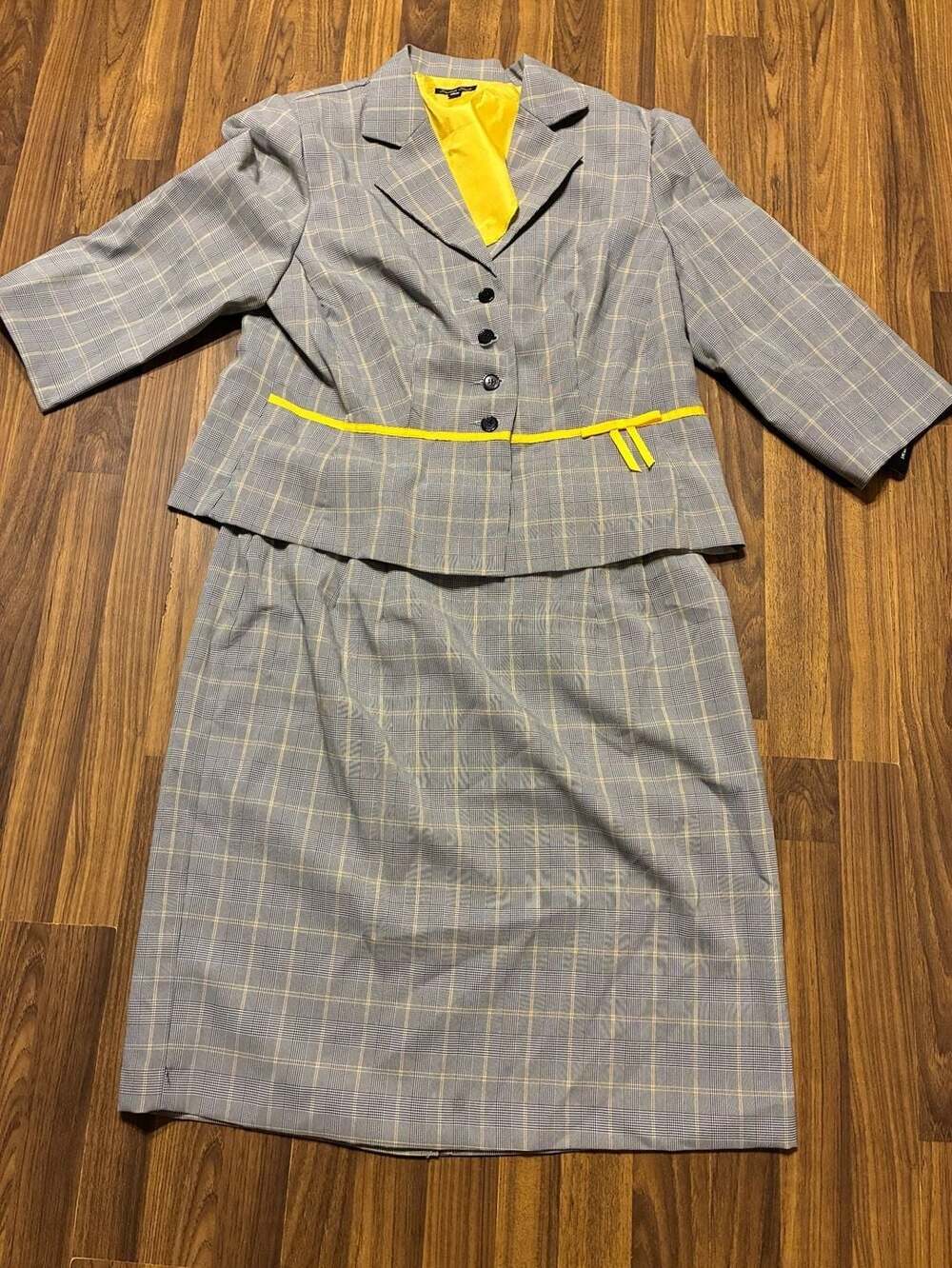Sweet Suit Women's Gray and Yellow Plaid 2-Piece Skirt Suit Set, Size 18W